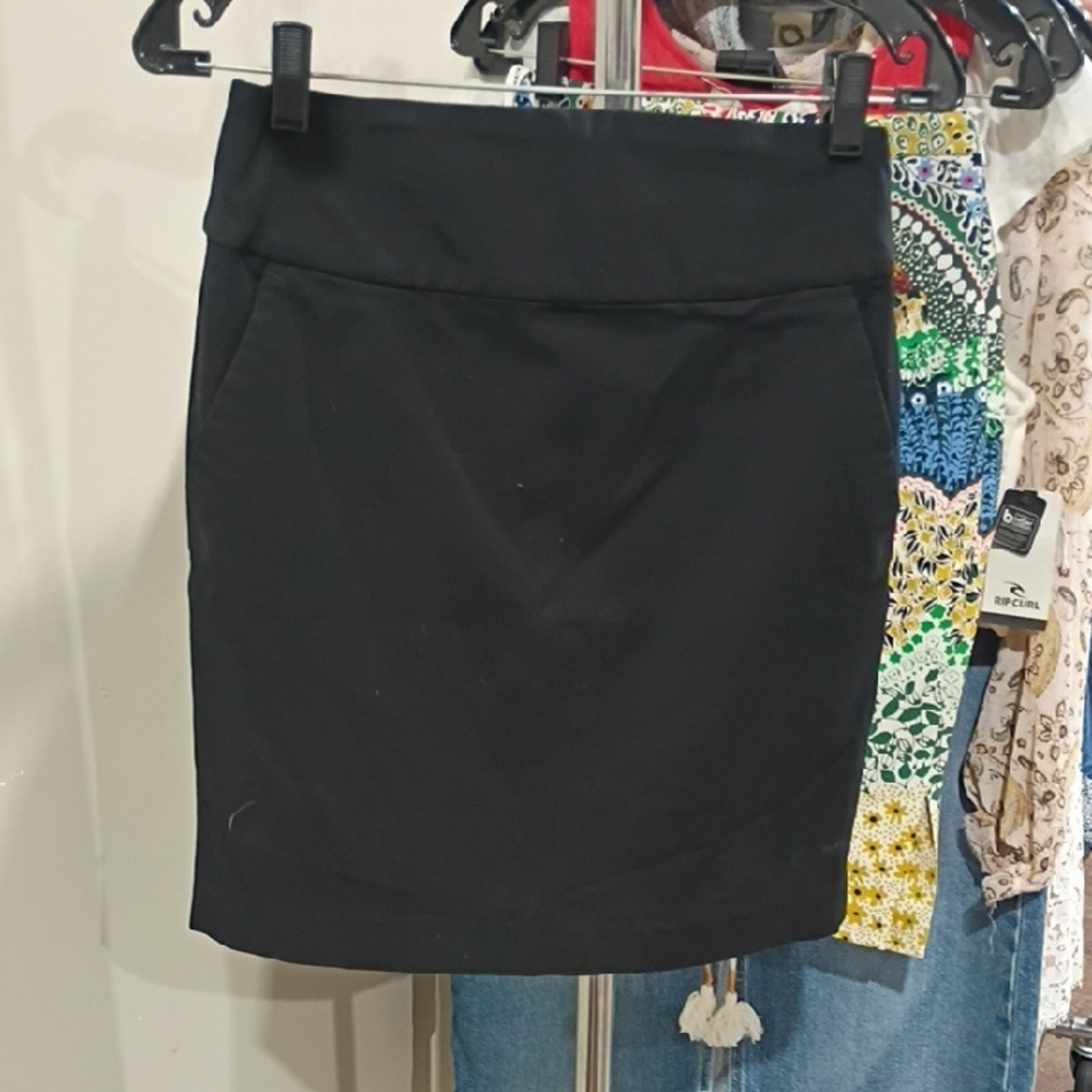 Classic Banana Republic Black Pencil Skirt Size 4 With Pockets!